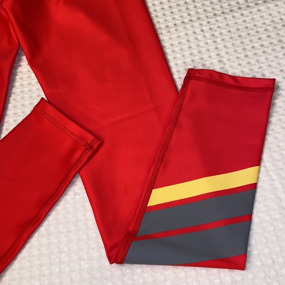 NEW! $78 SCOUT DESIGNS Chevron Stripe Leggings M & L Red Gray Yellow - Picture 11 of 16